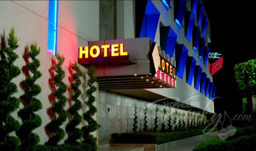 Love Hotel RomAmor Hoteles Kinky image